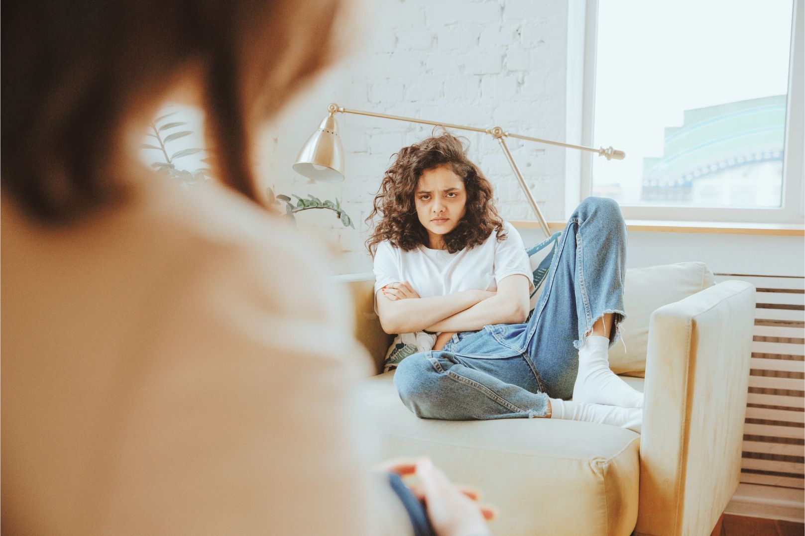 Ребенок курит вейп?