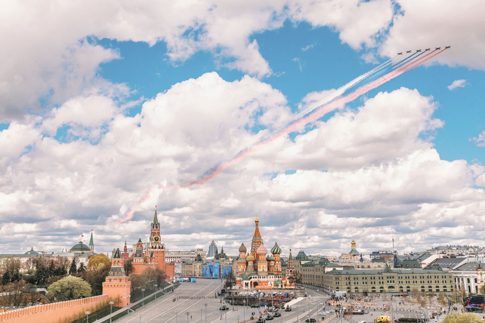 12 июня — День России