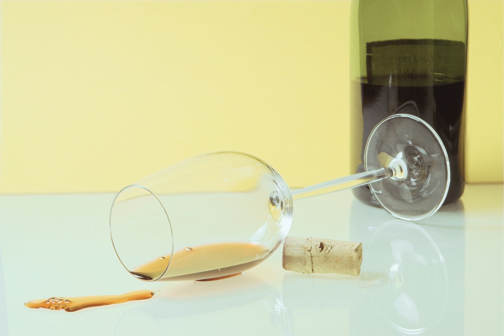 Алкоголь все еще считают средством для расслабления