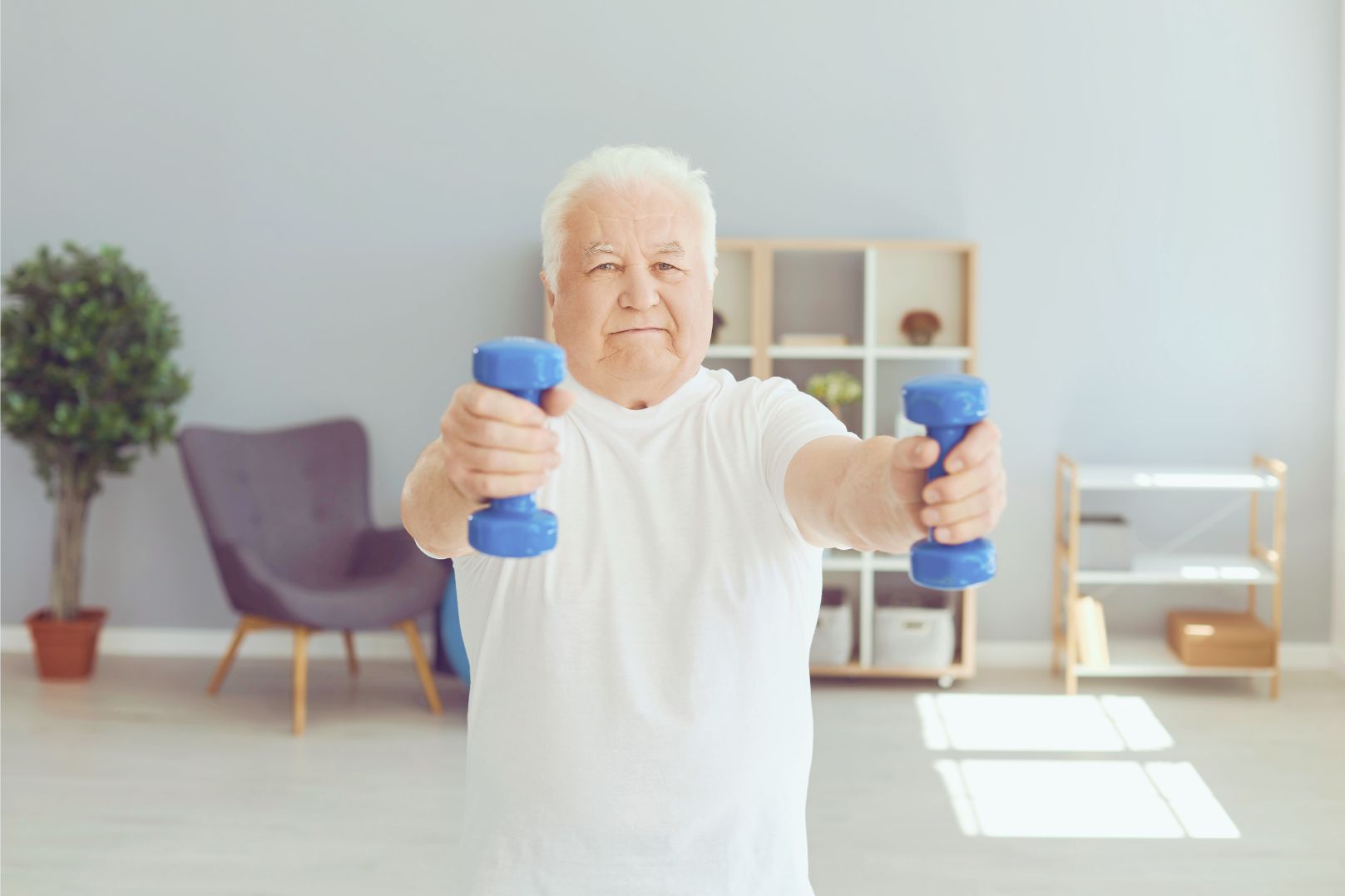 Упражнения для людей старшего возраста: развиваем силу
